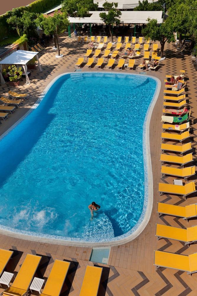 Grand Hotel Parco Del Sole Сант'Анджелло Экстерьер фото