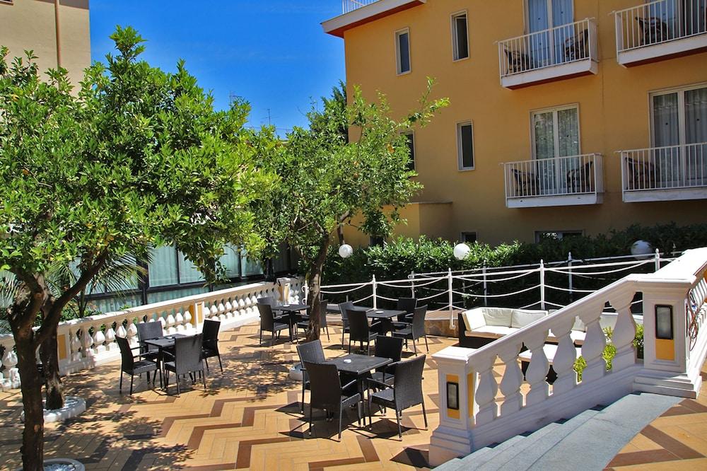 Grand Hotel Parco Del Sole Сант'Анджелло Экстерьер фото